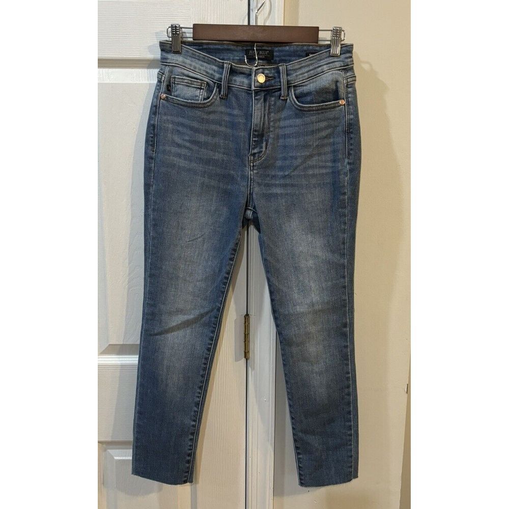 Judy Blue Women's Skinny Fit Mid Rise  Cropped Jeans Sz 7/28 Light Wash Raw Hem‎